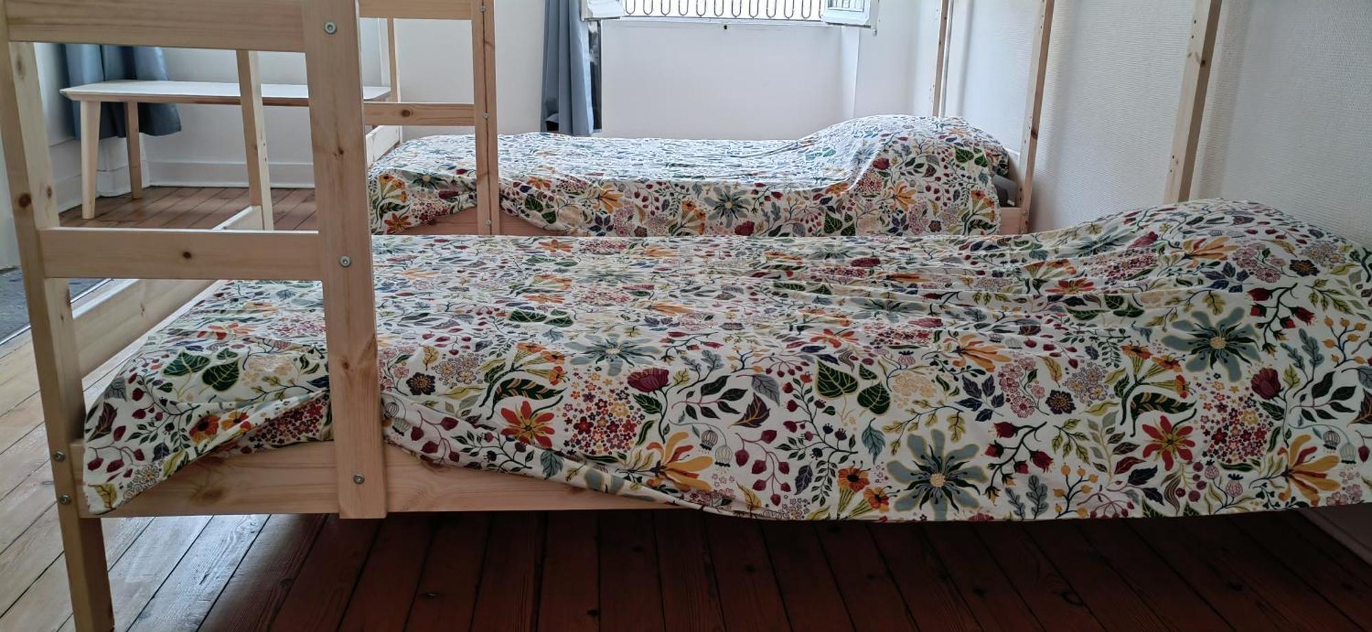 Bed In 6-Bed Mixed Dormitory Le Jardin Cafe Бордо Екстер'єр фото